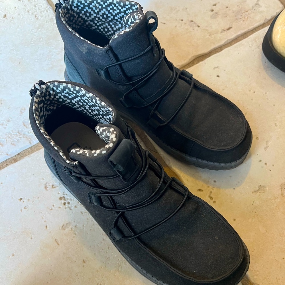 Women Hey Dude Boots
